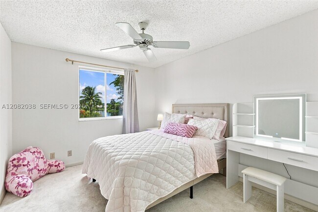 Building Photo - 2873 Oak Park Cir