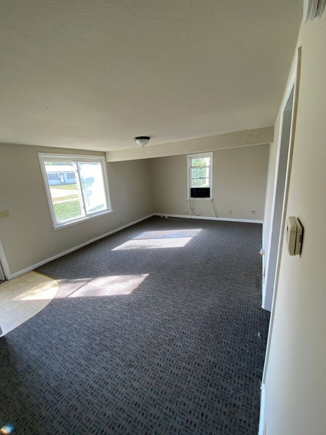 Building Photo - 405 W Pearl St