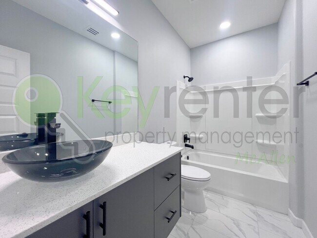 Building Photo - 3bed/2bath Apartment in Edinburg.  Don't M...