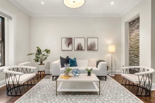 Building Photo - 382 Commonwealth Ave