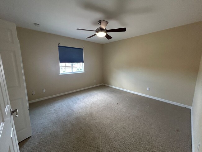 Building Photo - 2475 Ashbury Cir