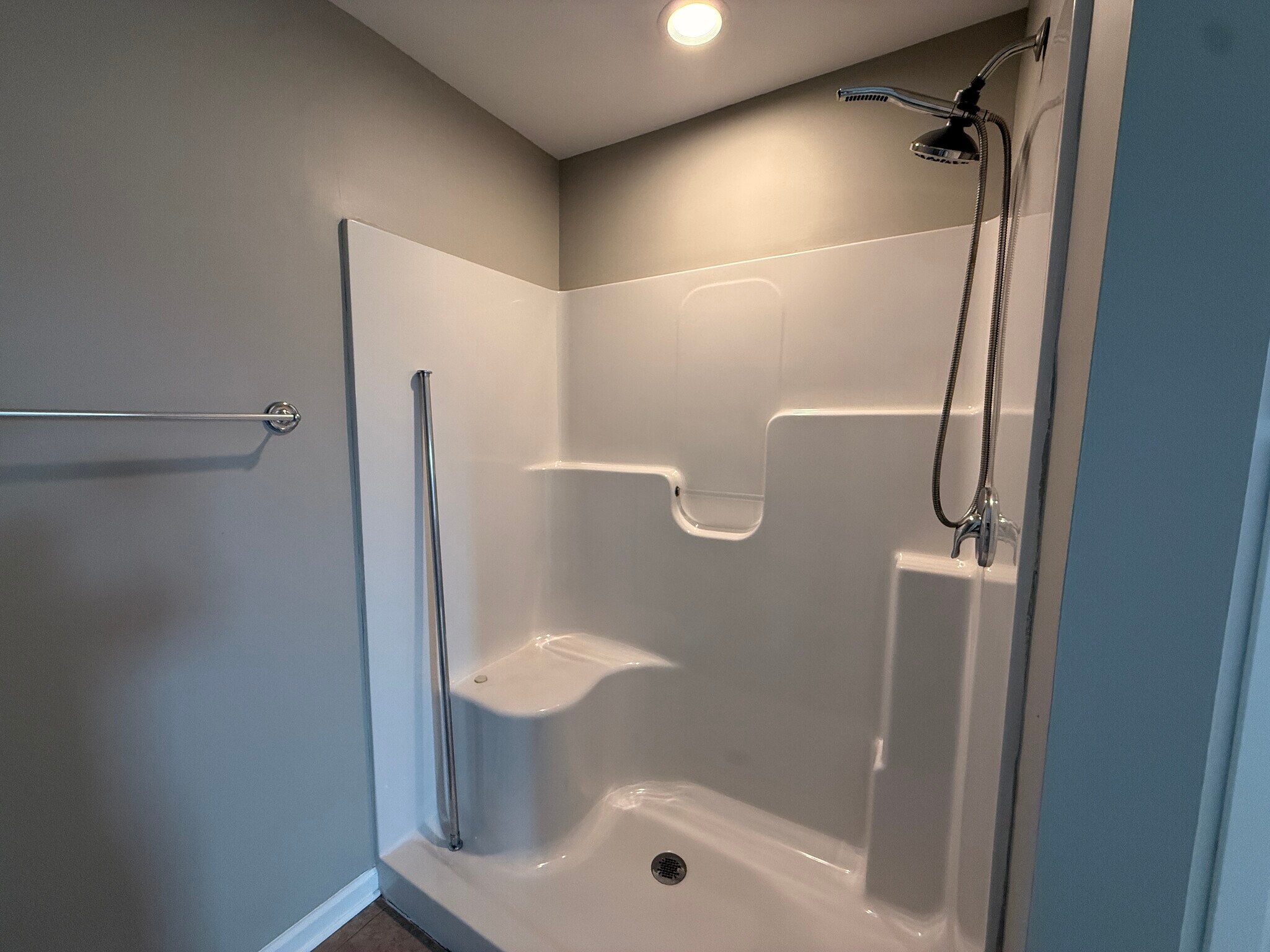 Building Photo - 270 Mabdarin Dr