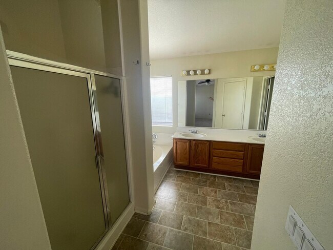 Building Photo - 324 W Colt Rd