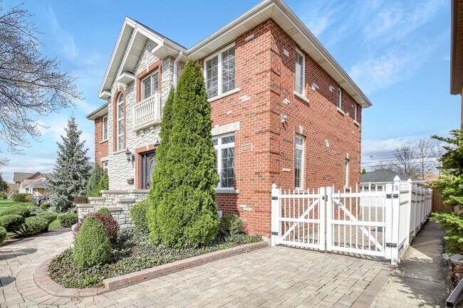 Building Photo - 8105 N Oconto Ave