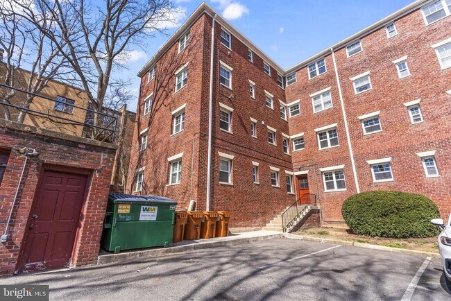 Building Photo - 1404 12th St N