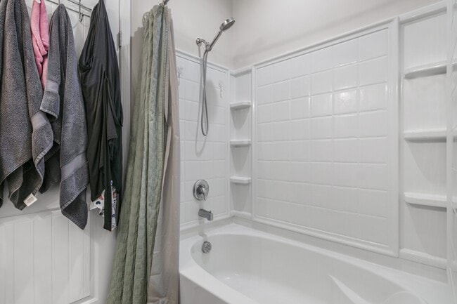 Building Photo - 107 Nobles Dr NE