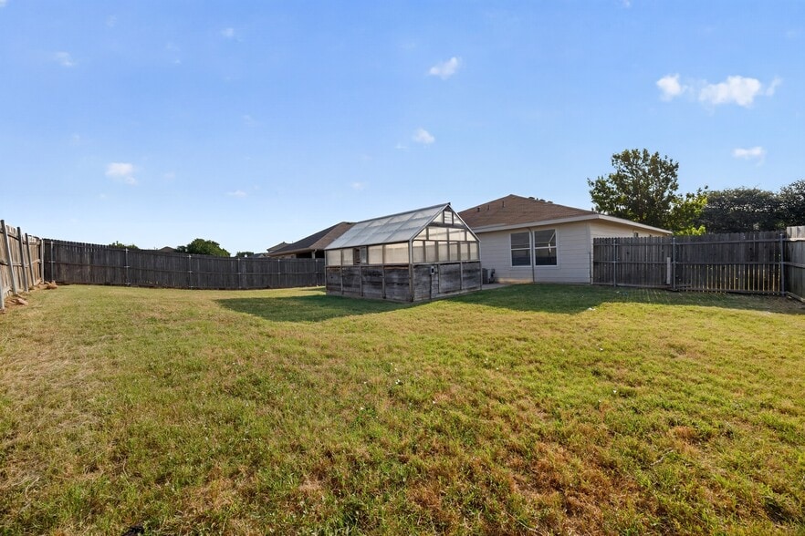Building Photo - 1432 Oak Hollow Ln