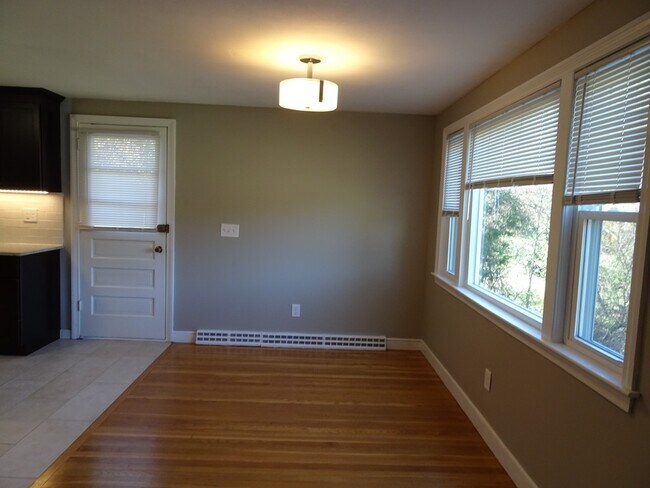 Building Photo - 2 Lantern Ln