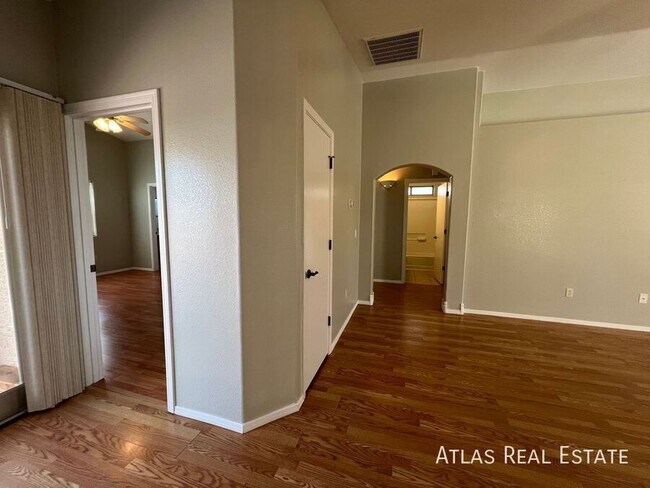 Building Photo - 6510 E Garden Stone Dr