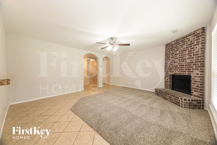 Building Photo - 2708 Beverly Dr