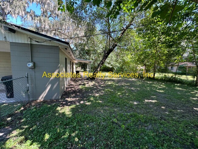 Building Photo - Adams-Northwood
