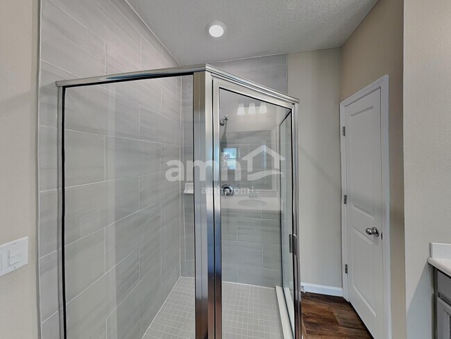 Building Photo - 70 Hemlock Point