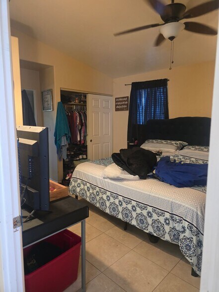 Downstairs Bedroom - 1155 S Page Springs Rd