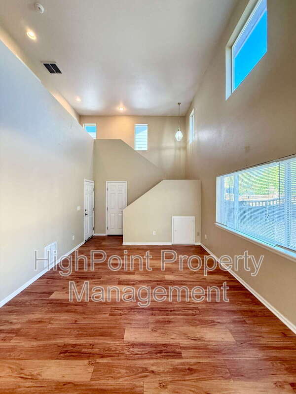 Building Photo - 5187 Pelican St