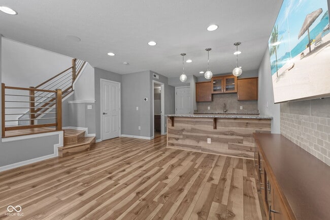 Building Photo - 13093 Grand Vue Dr