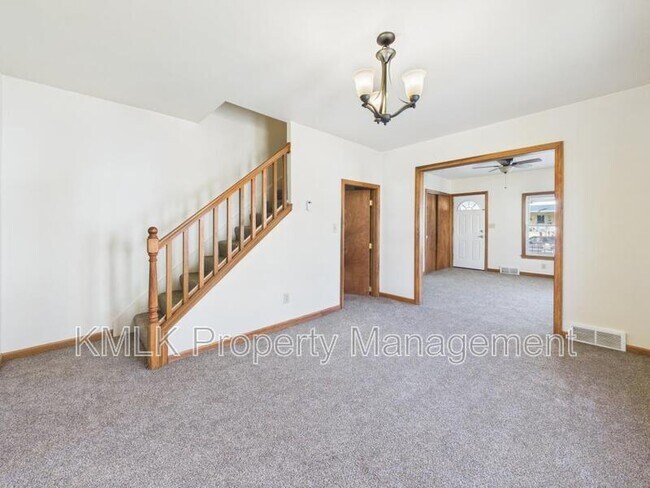 Building Photo - 444 7th St