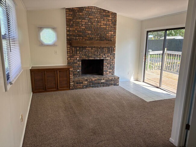 Building Photo - 3 bed/2 bath single family in Fulton Heights available!!