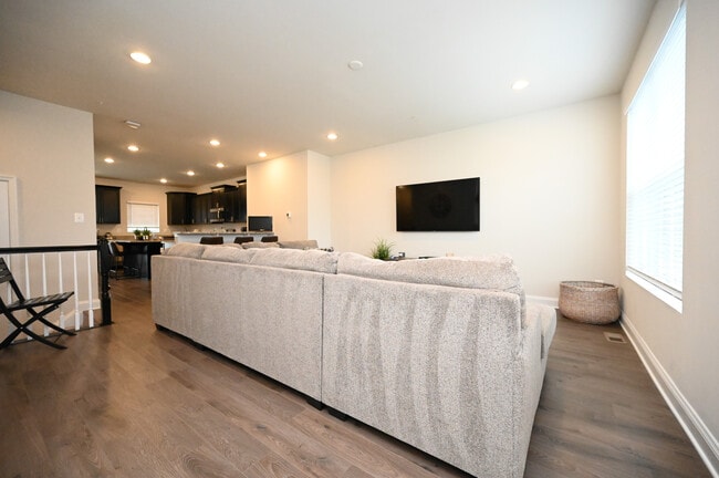 Building Photo - 522 Calvert Way