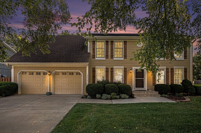 Building Photo - 4 Bed Home Premium Fixtures