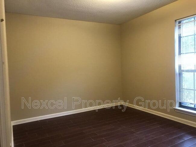 Building Photo - 6813 Maury Dr