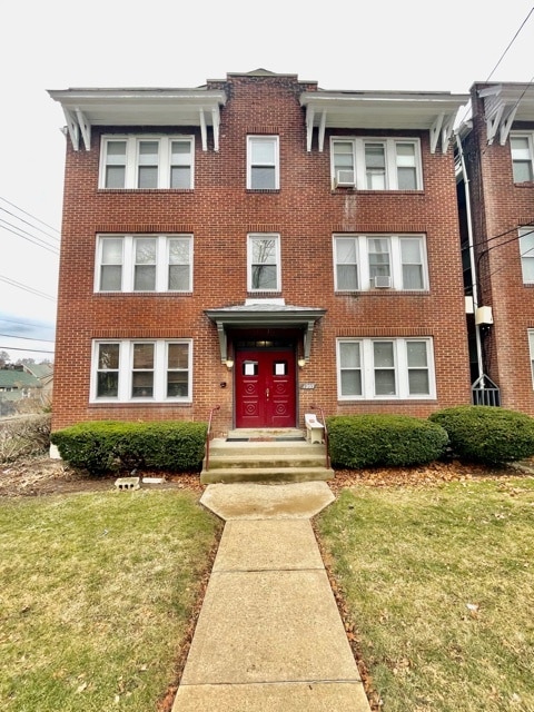 Building Photo - 1207 Kelton Ave