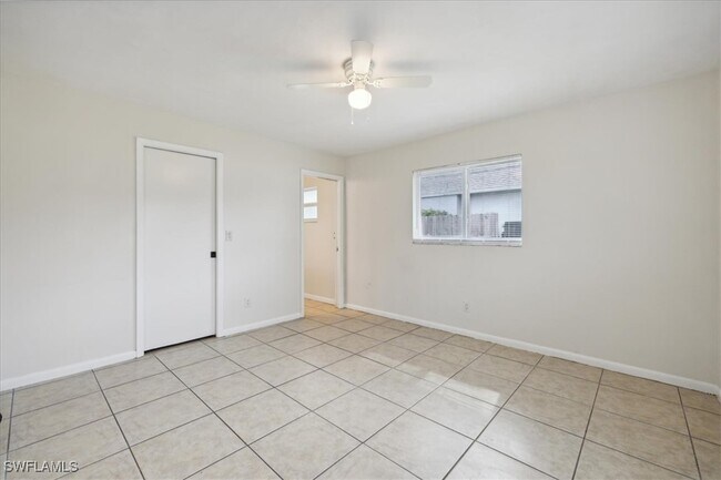 Building Photo - 607 SW 26th St