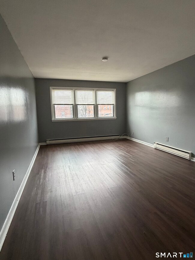 Building Photo - 179 Elm St
