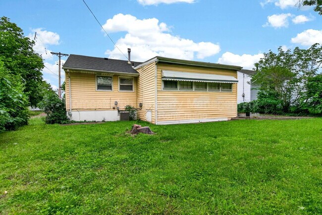 Building Photo - 10409 Renfrew Dr