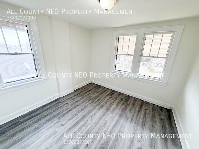 Building Photo - 897 McKinley Ave
