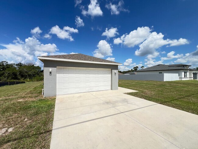 Building Photo - Beautiful and Lovely 3BD/2BA Home in Ocala!!l