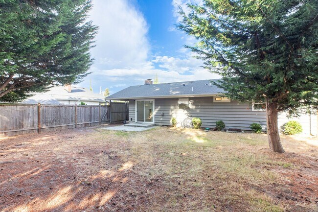 Building Photo - 8024 Florida Dr
