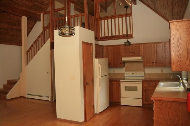 Building Photo - 225 Brigham Tavern Rd