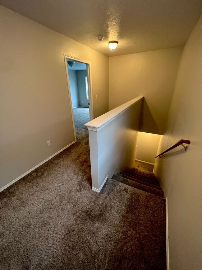 Building Photo - 1008-1010 E. Ermina