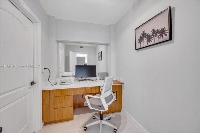 Building Photo - 10175 Collins Ave