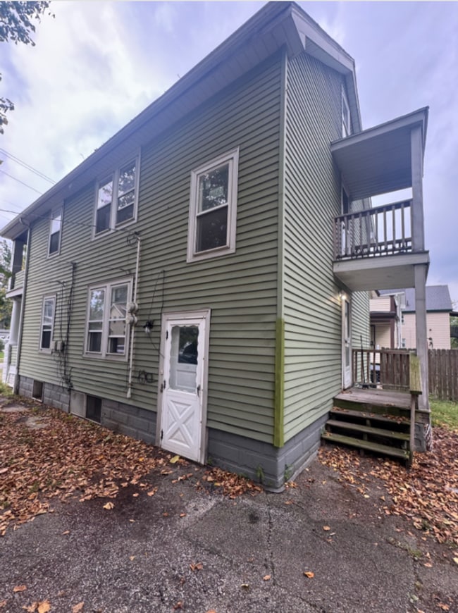 Building Photo - 15815 Parkgrove Ave