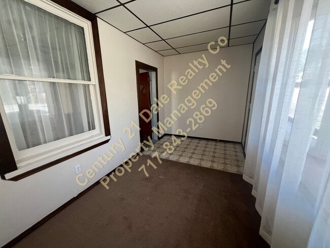 Building Photo - 3 Bedroom Home in Red Lion School District
