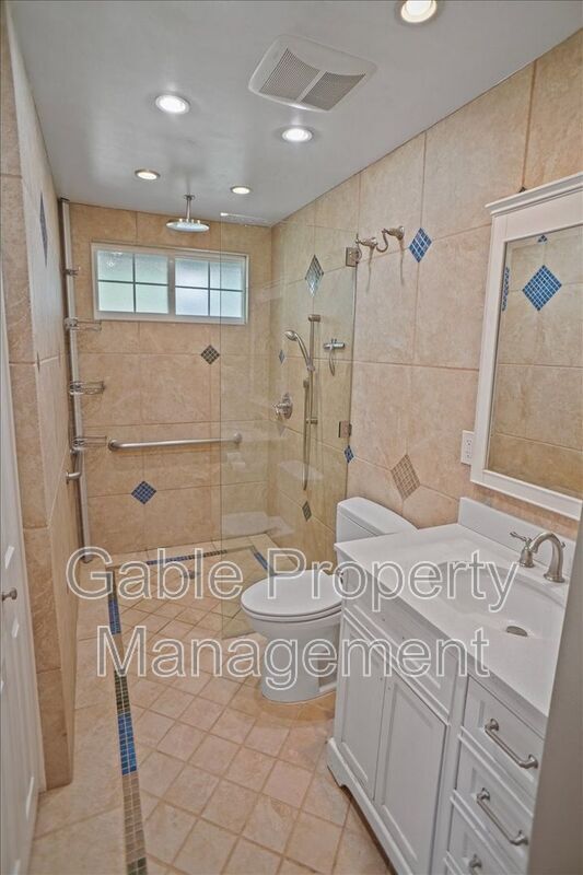 Building Photo - 26020 Moreno Dr