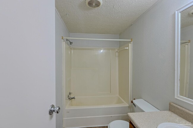 Building Photo - 6850 Bratt Rd