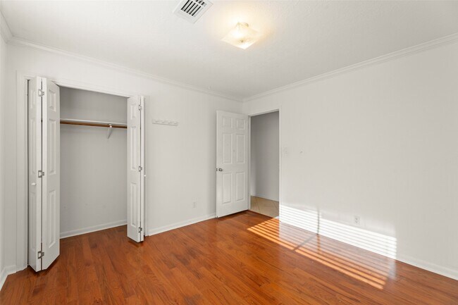 Building Photo - 15751 Fern Basin Dr