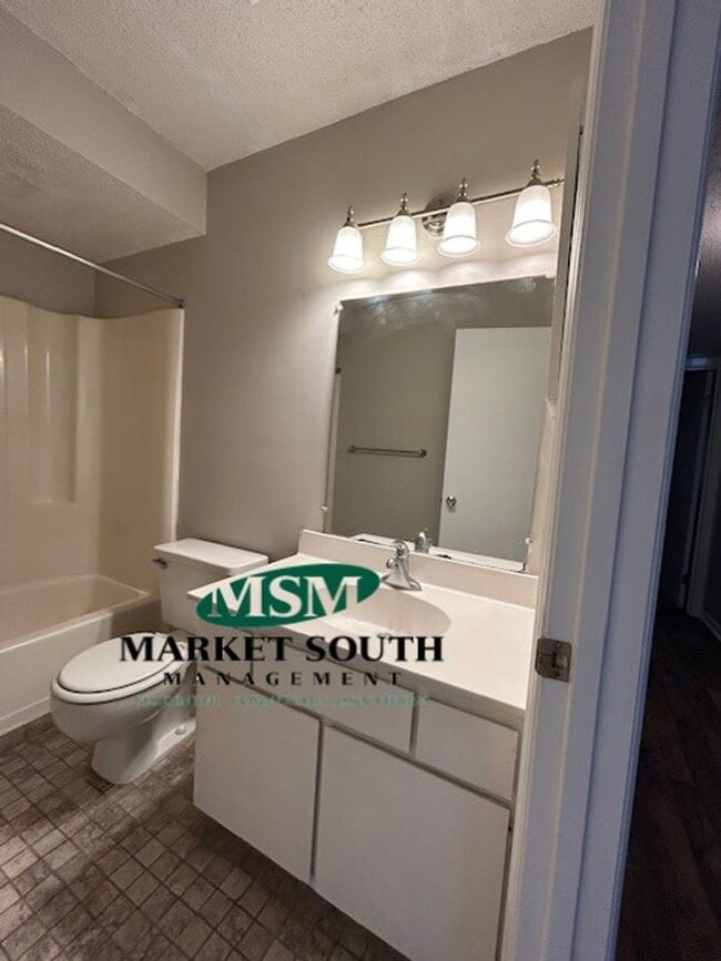 Building Photo - Bull River Shoals - Condo