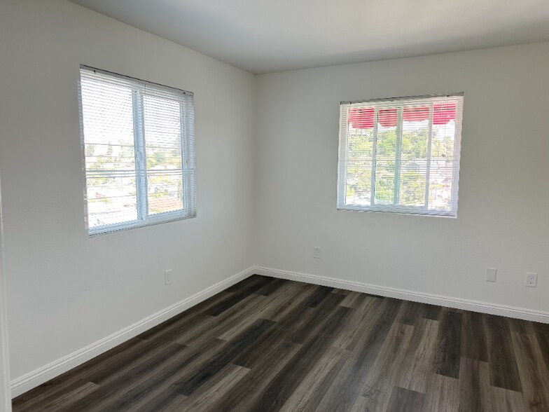 Building Photo - 4953 Barstow St