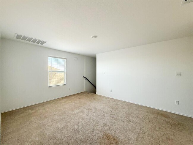 Building Photo - 112 Standing Rock Ln