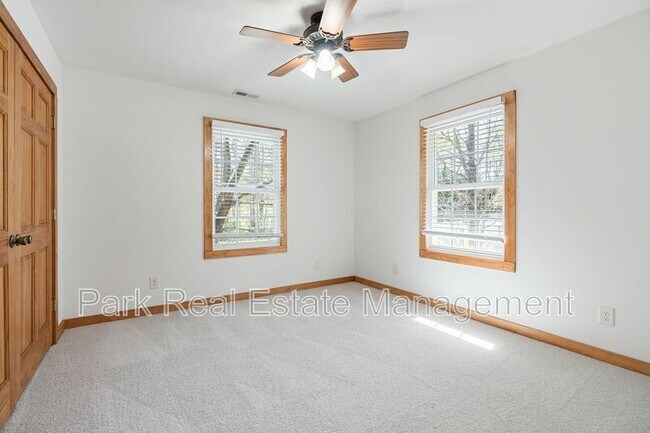 Building Photo - 35 Hedgecock Farm