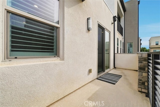 Building Photo - 155 Spectacle