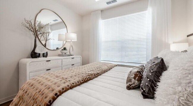 Building Photo - 18772 Grand Live Oak Blvd