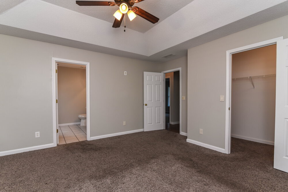 Building Photo - 4091 S Fork Dr