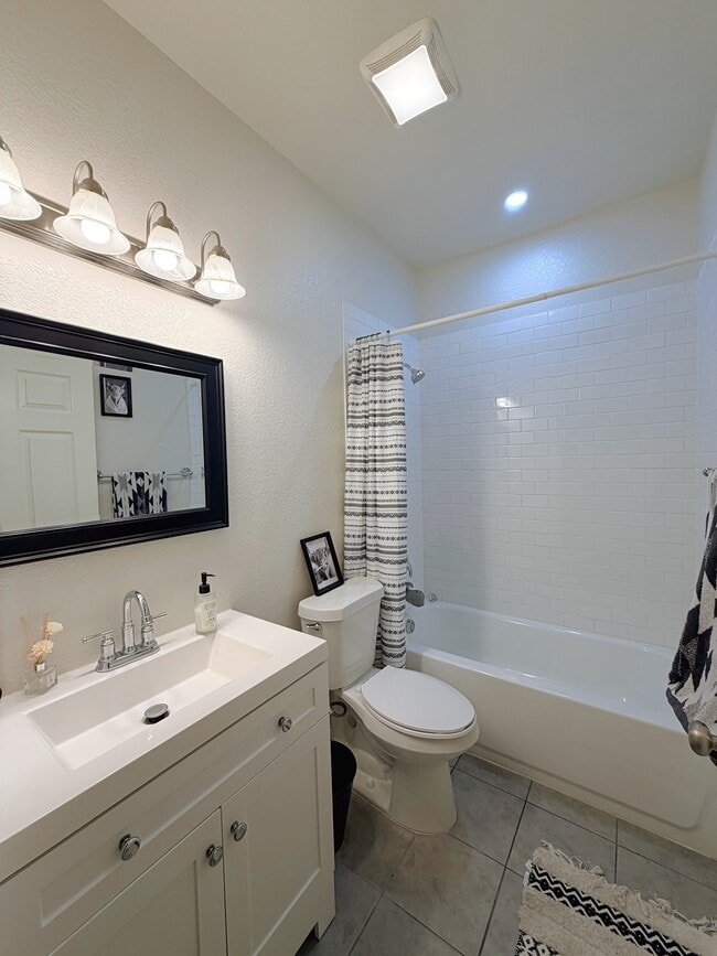 Building Photo - 638 Marbauch Ave