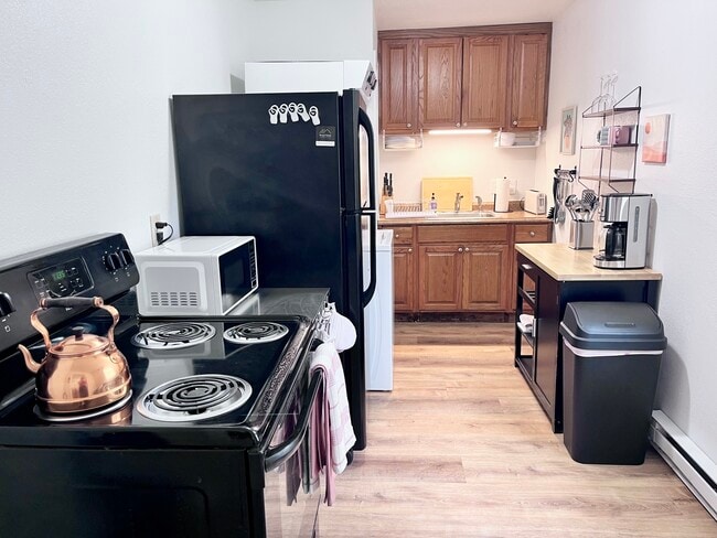 Building Photo - Rocky Court