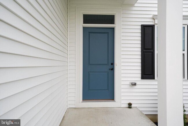 Building Photo - 9305 Mulligan Way