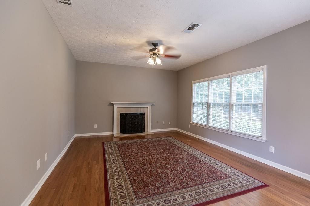 Building Photo - 3360 Shallowford Green Dr